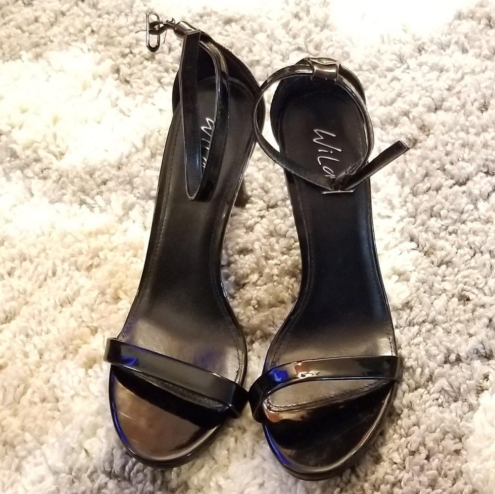 Wild Pair high heels (size 7.5)